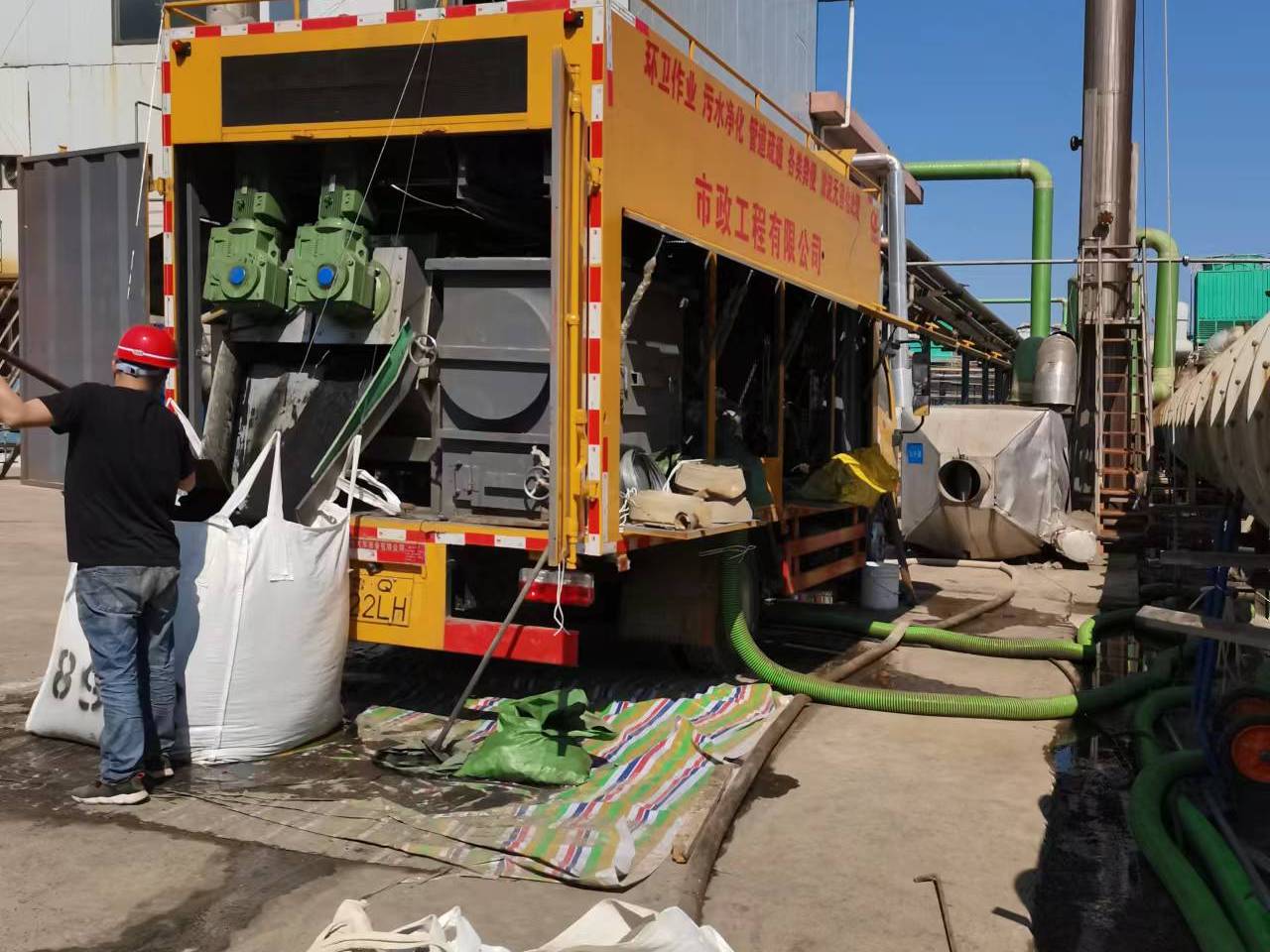 武山淤泥压干处理